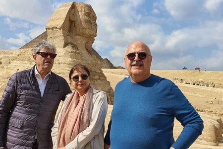 Private Tour to Giza Pyramids, Sphinx, and Valley Temple with Lunch 
