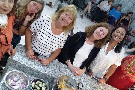 Authentic Cooking Class & Taj Mahal Tour from Delhi (All-Inclusive)