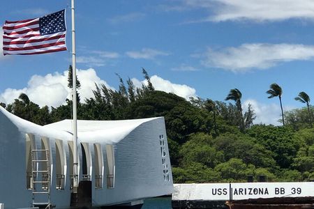 Pearl Harbor & USS Arizona Small-Group Tour
