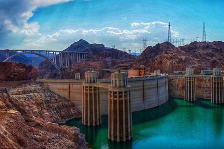Small Group Grand Canyon, Hoover Dam, 7 Magic Mountains VIP Tour