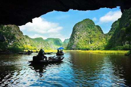 7-Day Vietnam Private Tour to Hanoi, Ho Chi Minh City, and Cruise on Halong Bay