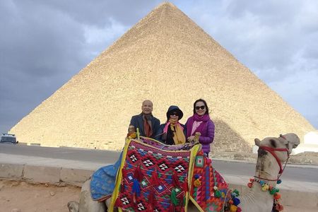 Private tour to Giza Pyramids, Sphinx and Egyptian Museum