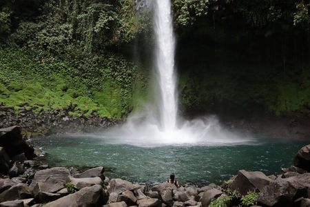 Half-Day Tour with La Fortuna Waterfall and Arenal Volcano Hike 