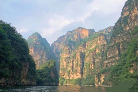 Beijing Outskirts Tour to Long Qing Gorge (cruise) and Ding Tomb 