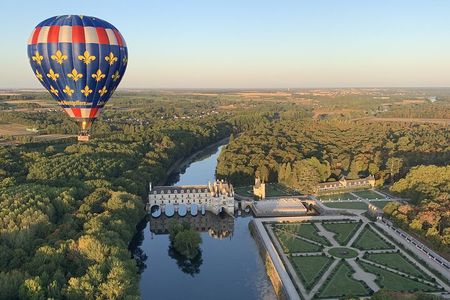 Hot Air Balloon Flight over the castle of Chenonceau / France