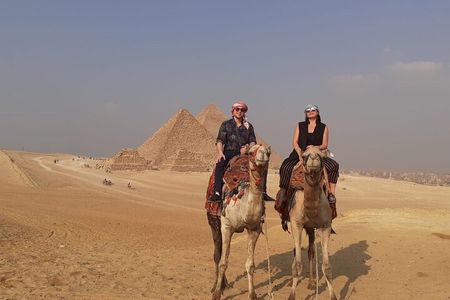 Private Day Tour to Giza Pyramids and Egyptian Felucca and Coptic Cairo