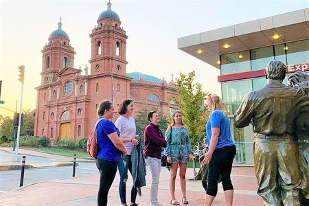 Downtown Asheville Tip-Based Sightseeing Walking Tour 