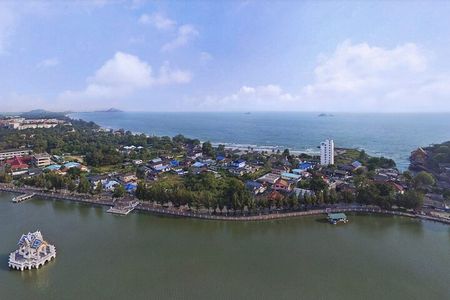 Explore Hua Hin and Surroundings with Private Guide for half day