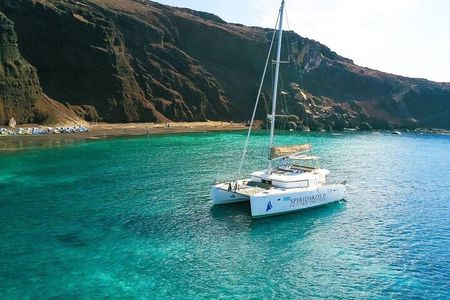 Santorini Private Catamaran Cruise with BBQ, Open Bar & Transfers