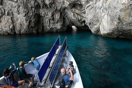 Full-Day Guided Boat Tour to Capri from Sorrento with Limoncello