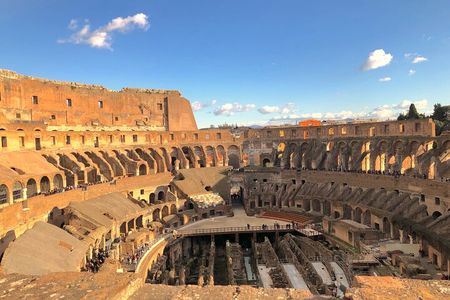 Exclusive Tour Colosseum Arena with Archaeologist & Roman Forum