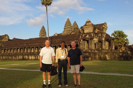 Full-Day private Tour with Sun Rise in Lost City & Angkor Wat from Siem Reap