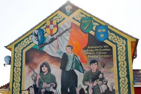 Belfast cab /taxi private 90 mins Terror and conflict- peace tour