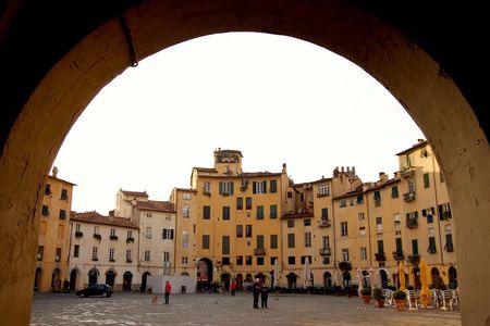Private Guided Tour of Lucca by E-bike or City bike