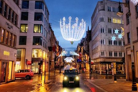 London Christmas Lights Guided Tour by Cab