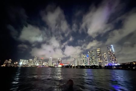 Private Moon-Watch Boat Cruise in Fort Lauderdale