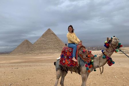 Private Tour in Giza Pyramids with Pick Up