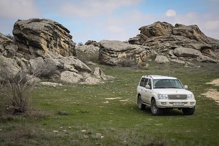 4x4 Jeep Tour - Secrets of Gobustan and Mud Volcanoes