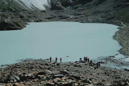 Tempanos Lagoon hiking