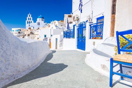 The Whole 9 Yards Full-Day Small-Group Tour of Santorini