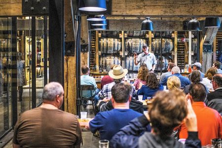 Nashville to Jack Daniel's Distillery Bus Tour & Whiskey Tastings