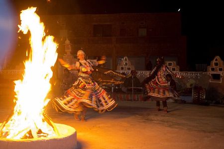 Deluxe Desert Experience & Cultural Night