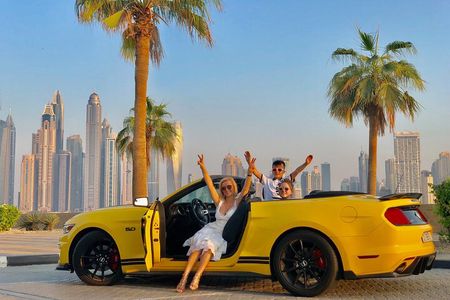 Dubai Cabrio Tour: Guided Tour of Top Sights in a Convertible Car