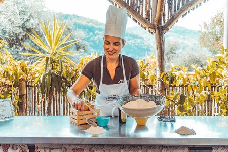 Authentic Pasta Cooking Class in Sorrento with Wine