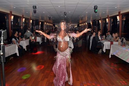 Private Cairo Dinner Cruise With Belly Dancer Show