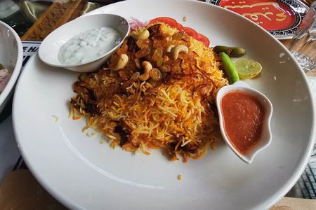 Private Dubai Street Food Tour .