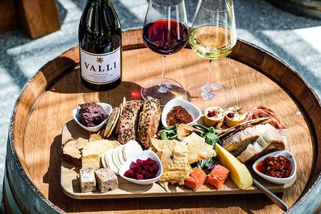 Premium Small-Group Wine Tour, 4 Wineries, Lunch from Queenstown