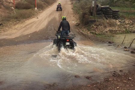 Ride in four-wheelers/,shooting target Paintball 