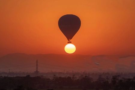 Luxury Sunrise Balloon Ride in Luxor with Hotel Pickup