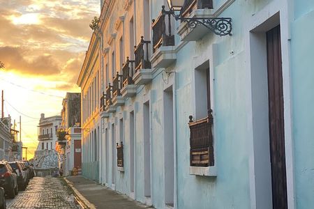 Walking Guided Tour of History and Myths of Old San Juan 