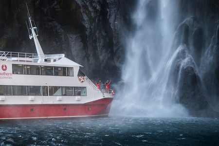 Milford Sound Nature Cruise with Southern Discoveries