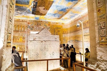 Private Day from Cairo to Luxor by plane with hotel,balloon,west,east and lunch