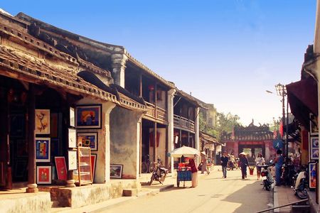Vietnamese Food and Sightseeing Private Day Tour with Chauffer 