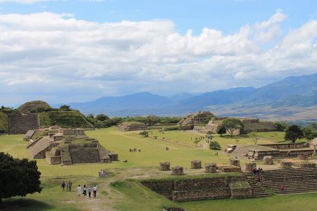 Monte Alban & artisan house workshop in Arrazola and Coyotepec