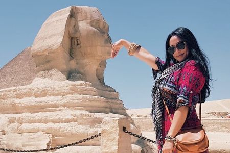 Private Tour to Giza Pyramids with 30 Minutes Camel Ride and Lunch