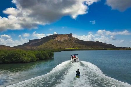 2 hour private boat tour - Spanish Waters, Swim Stop & Boarding