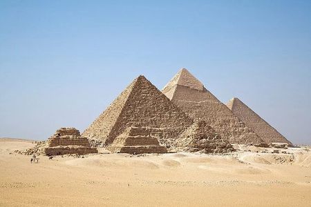 Pyramids of Giza, Sakkara & Memphis: Private Tour with Lunch