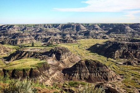 Drumheller Dinosaur Valley & Horseshoe Canyon Adventure Day Tour