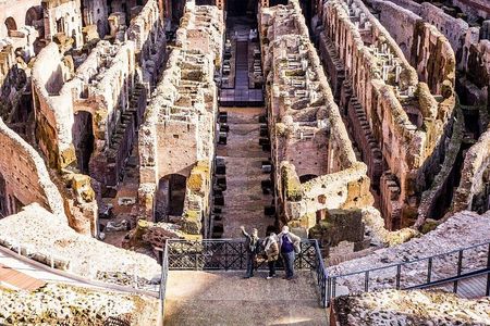 Small Group Tour: Colosseum & Roman Forum with Arena Floor Access
