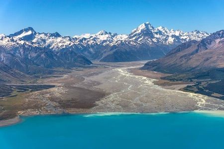 Christchurch to Aoraki Mount Cook helicopter tour