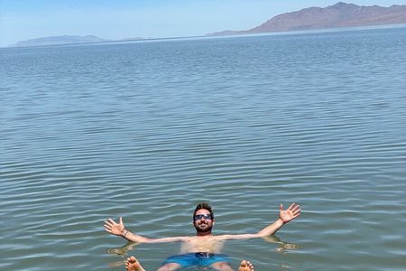 2 Hour Salt Lake Boat Tour with Swimming on the Lake
