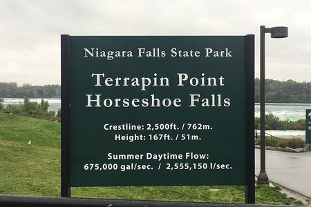Niagara Falls Night Illumination Tour: American, Bridal and Horseshoe Falls