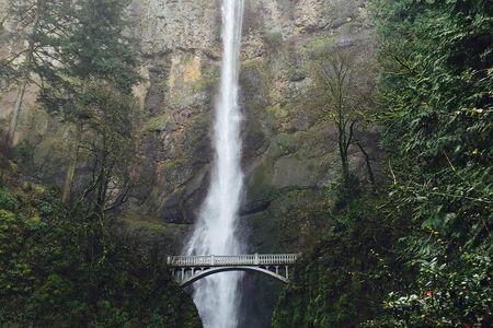 Small Group: Columbia River Gorge Waterfalls Tour from Portland