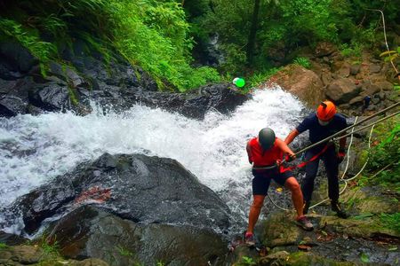 Rappel & The Sleeping Indian Hike