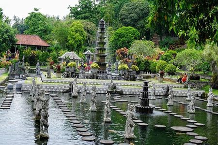Private Tour The Gate Of Heaven Lempuyang Temple And Tirta Gangga
