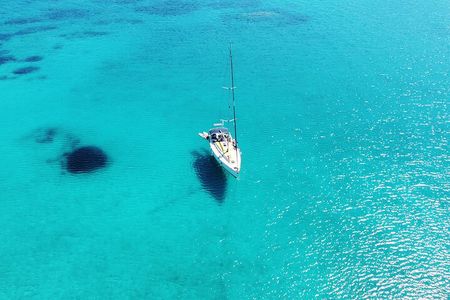 Small group,pass by Delos,swim in Rhenia,snap LVenice, free trans